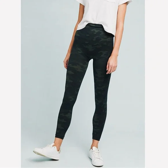 NWT Spanx Green Camo Leggings/Tights/Shapewear Ladies Size Medium (6/8) - Picture 1 of 14